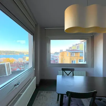 Stylish With Bosphorus View In Besiktas דירה איסטמבול