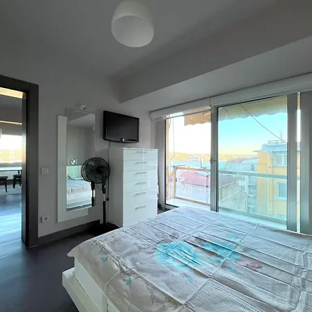 Apartment Stylish With Bosphorus View In Besiktas