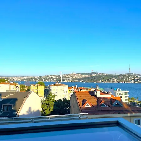 Stylish With Bosphorus View In Besiktas Istanbul